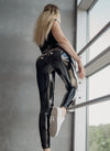 Schwarze Lackleggings für Damen mit Crotch-Zipper in Seitenansicht